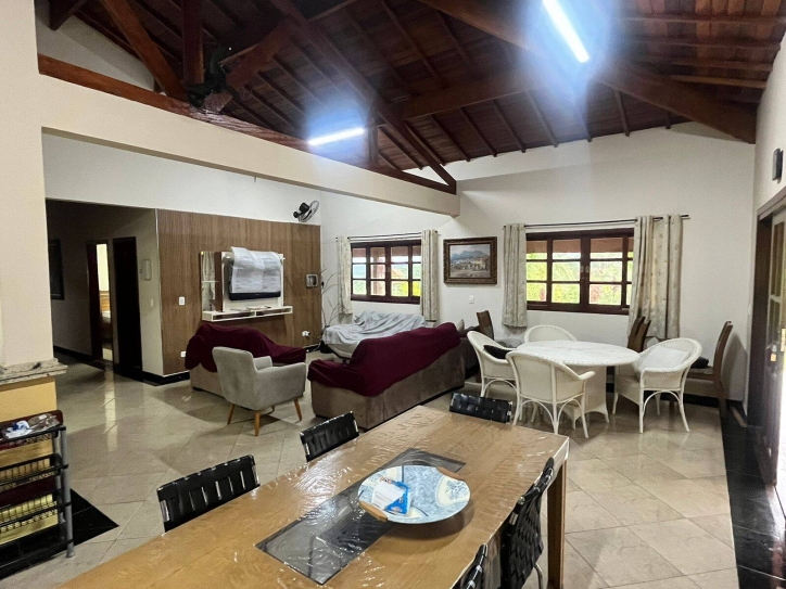 Chácara à venda com 4 quartos, 380m² - Foto 1