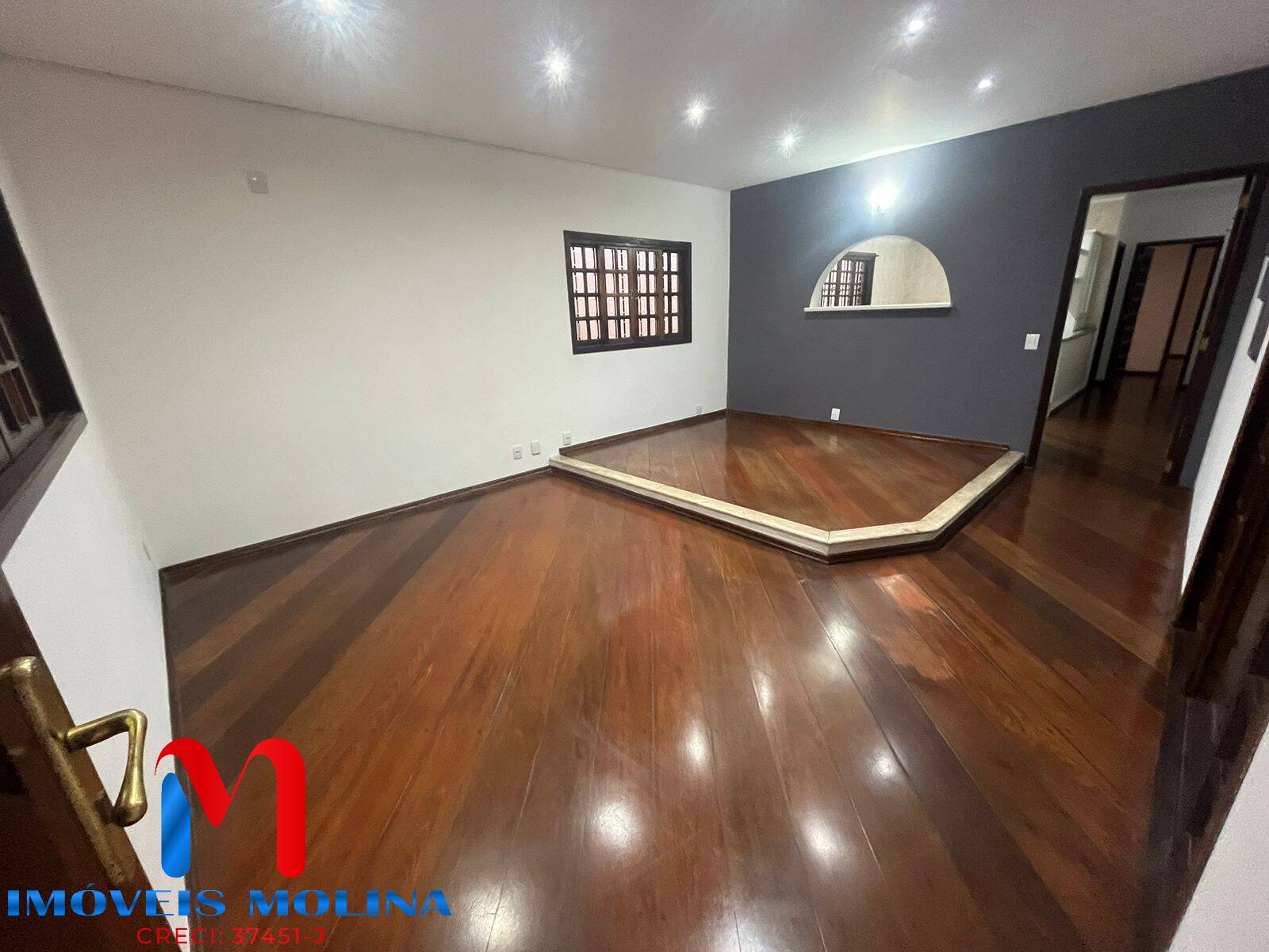 Casa à venda e aluguel com 3 quartos, 240m² - Foto 5