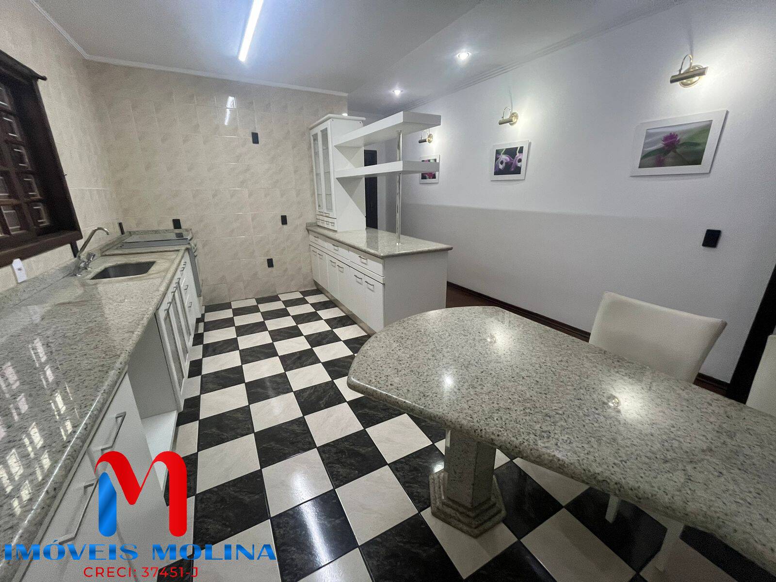 Casa à venda e aluguel com 3 quartos, 240m² - Foto 20