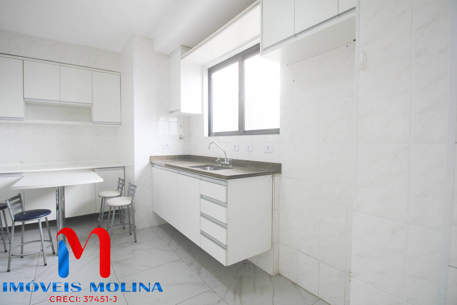 Apartamento para alugar com 2 quartos, 80m² - Foto 4