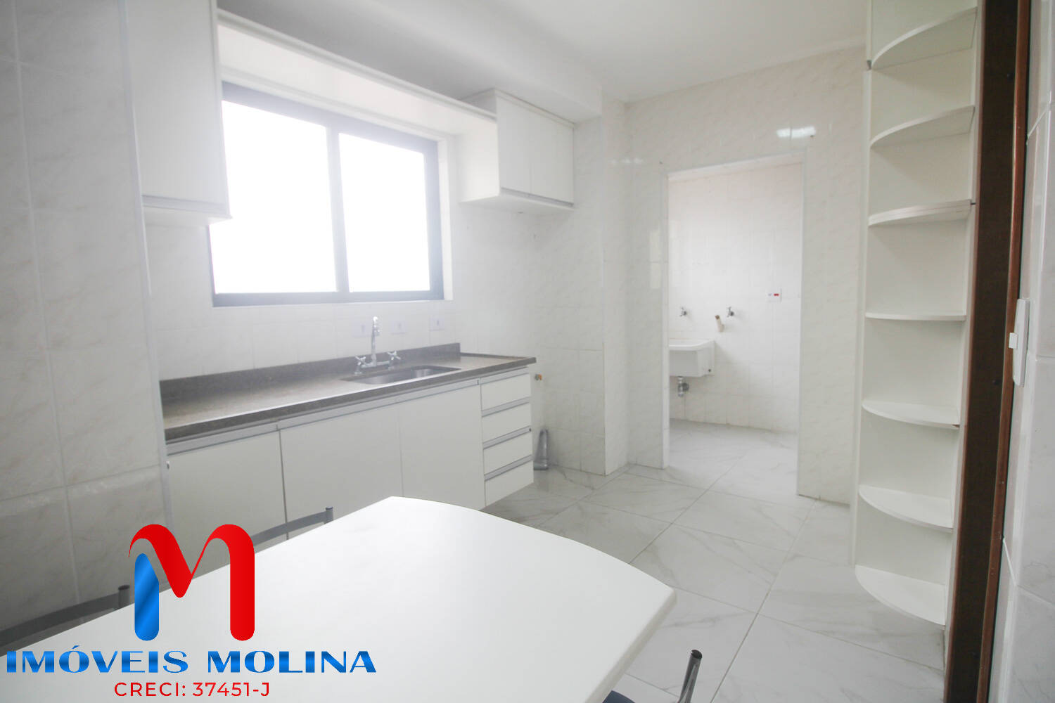 Apartamento para alugar com 2 quartos, 80m² - Foto 3