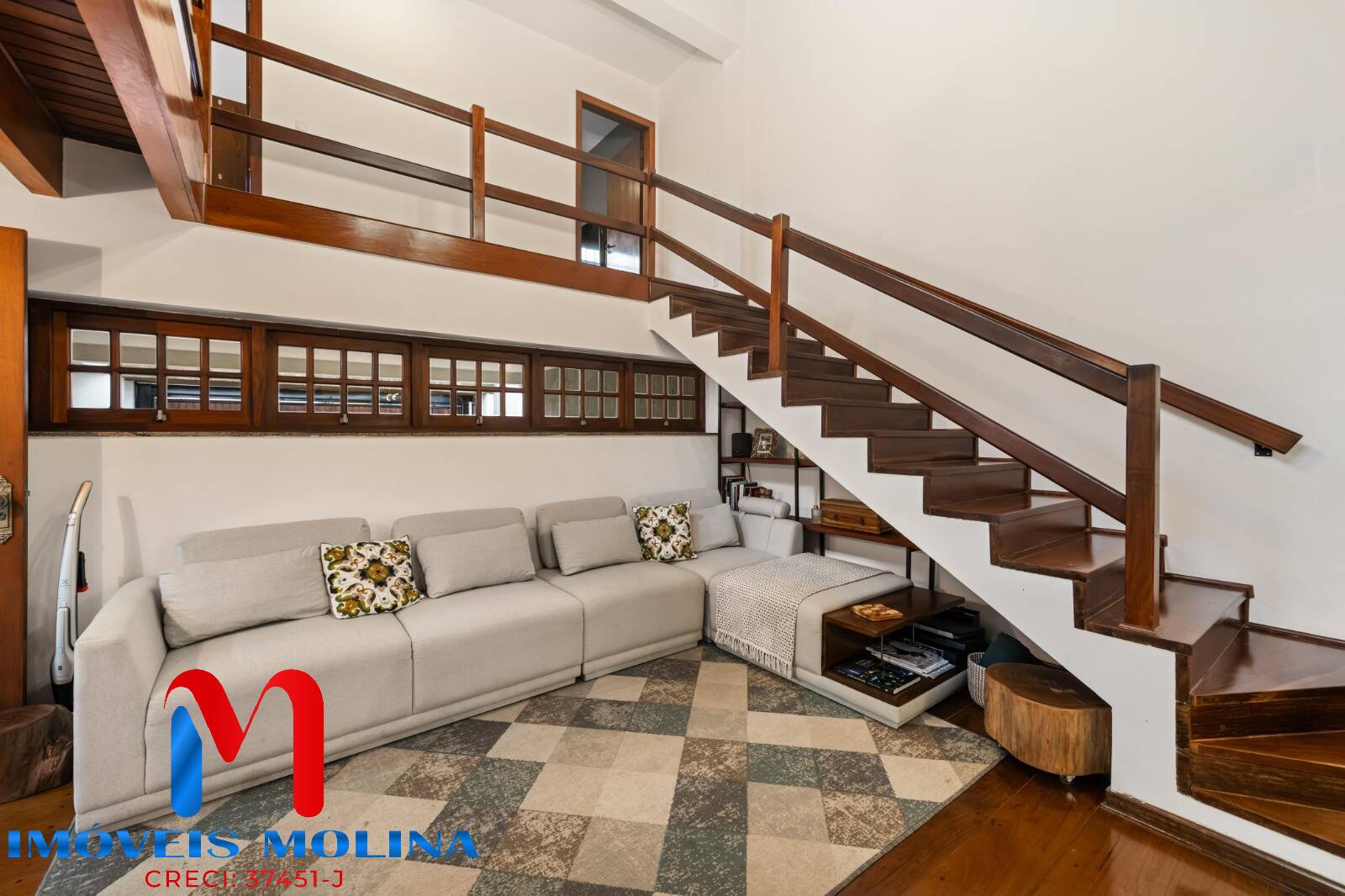 Sobrado à venda com 4 quartos, 240m² - Foto 2