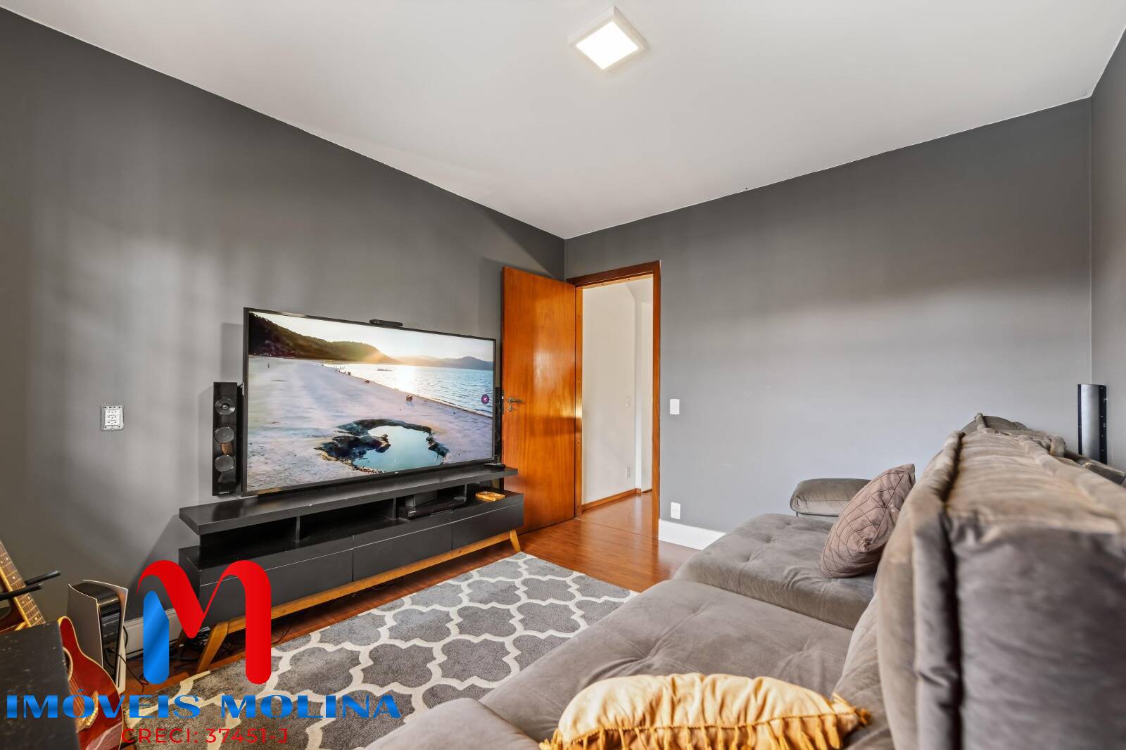 Sobrado à venda com 4 quartos, 240m² - Foto 4