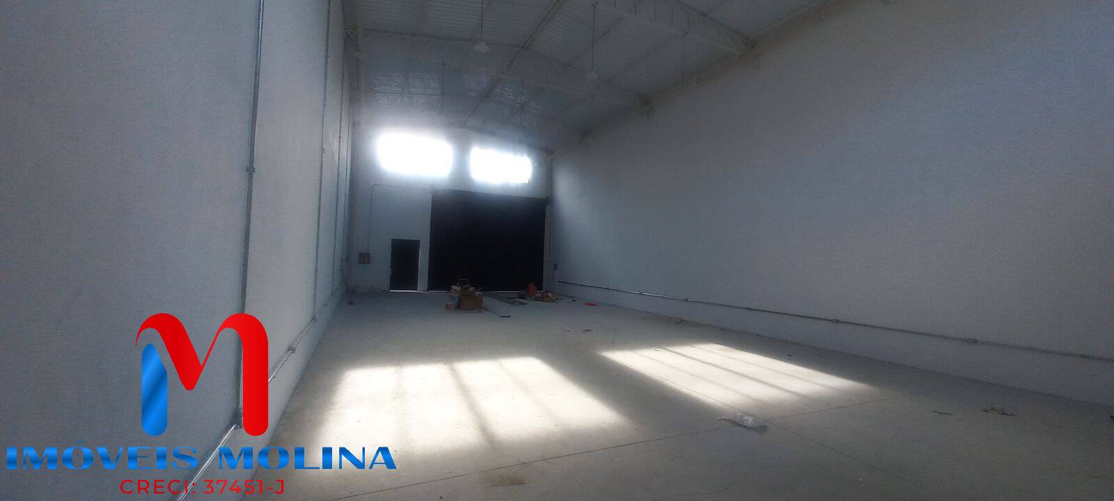 Depósito-Galpão-Armazém para alugar, 304m² - Foto 1