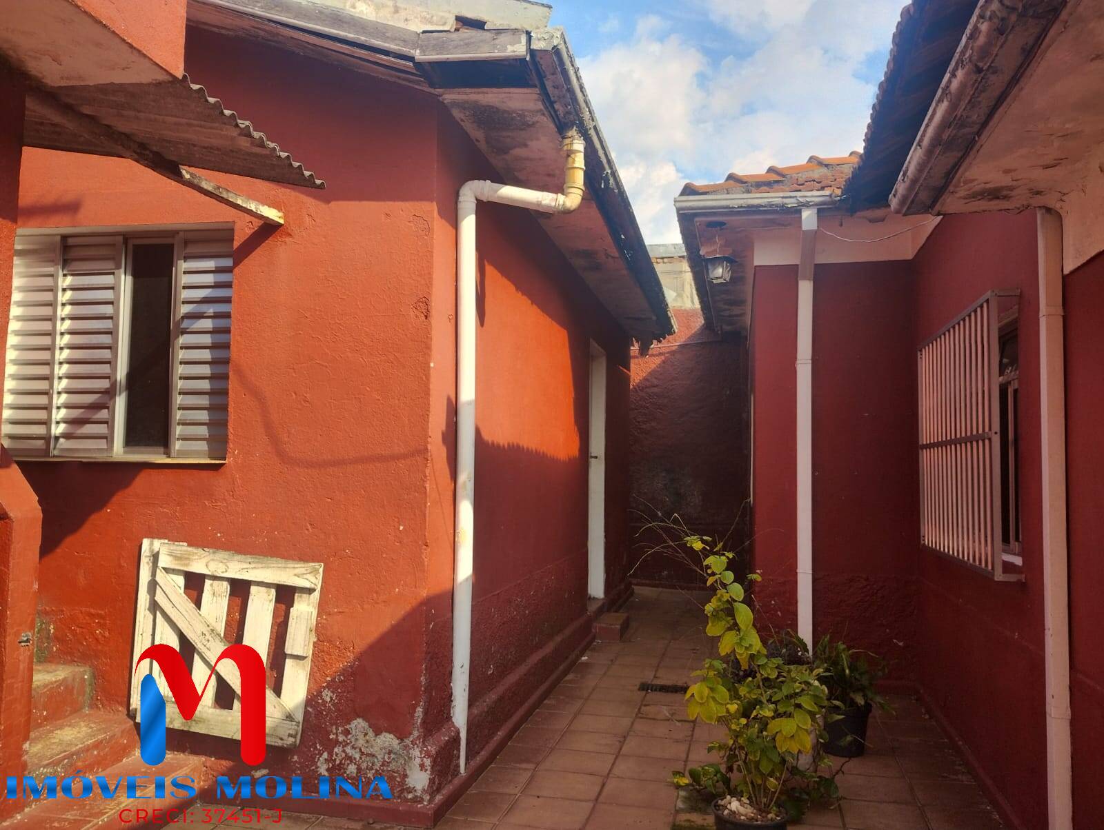 Casa à venda com 2 quartos, 195m² - Foto 4