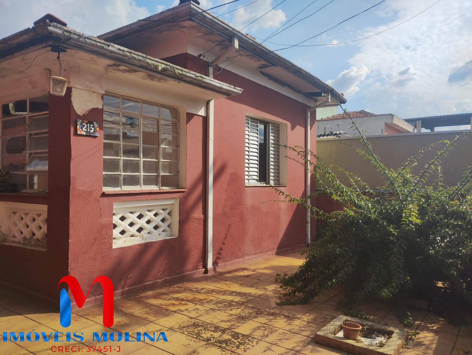 Casa à venda com 2 quartos, 195m² - Foto 1