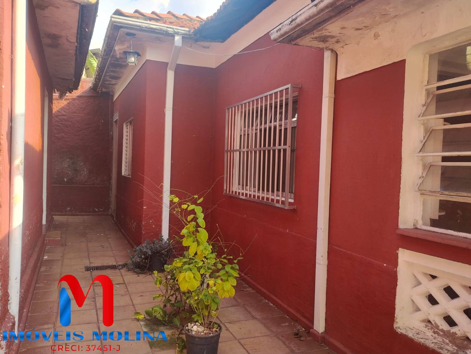 Casa à venda com 2 quartos, 195m² - Foto 2