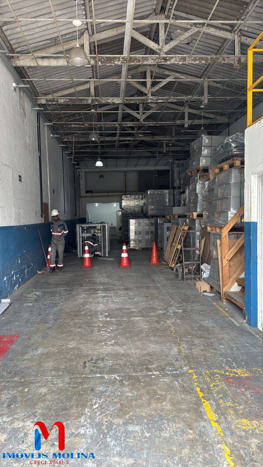 Depósito-Galpão-Armazém para alugar, 200m² - Foto 1