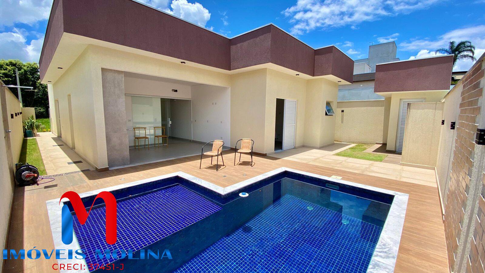 Casa à venda com 3 quartos, 165m² - Foto 2