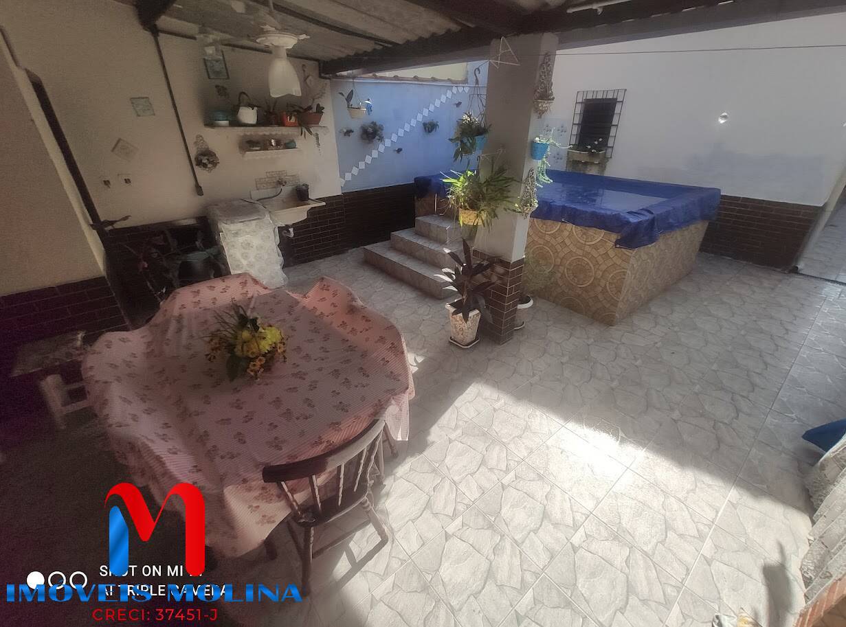 Casa Térrea Geminada à 300m da praia no Jardim Solemar/PG