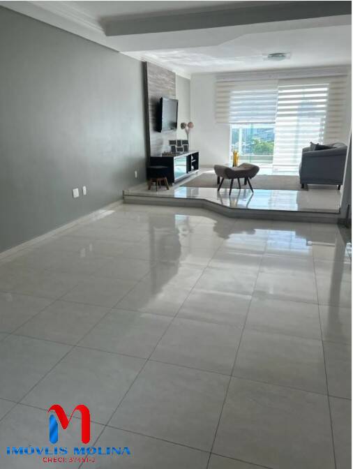 Casa, 4 quartos, 369 m² - Foto 1
